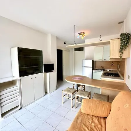 Peaceful Retreat In A Seafront Building Bibione